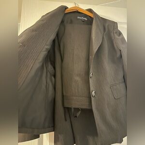 Beautiful Evan Picone size 6P brown pinstripe full pants suit